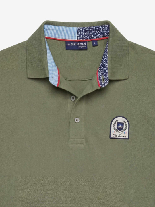 Polo brodé à manches courtes et intérieur de col contrasté - Kaki