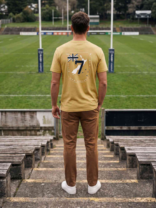 T-shirt manches courtes imprimé « Black spirit - New Zealand » - Beige