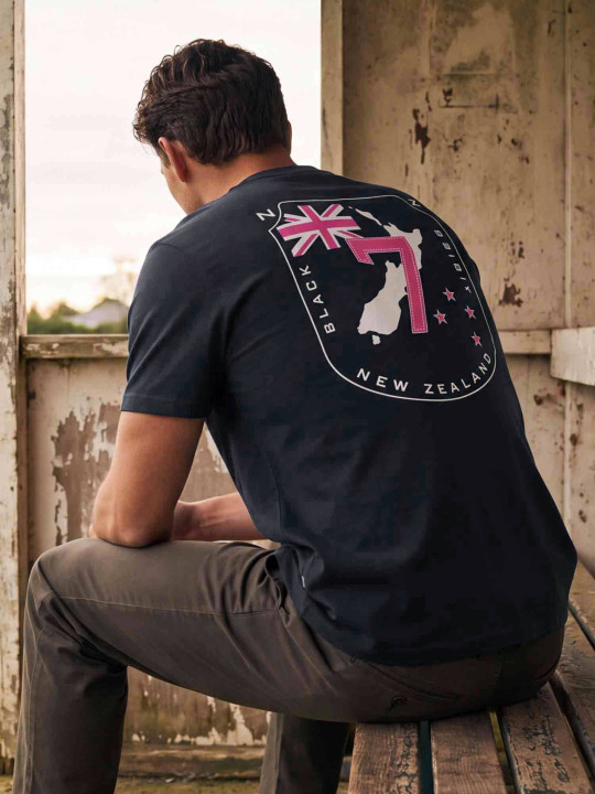 T-shirt manches courtes imprimé « Black spirit - New Zealand » - Noir